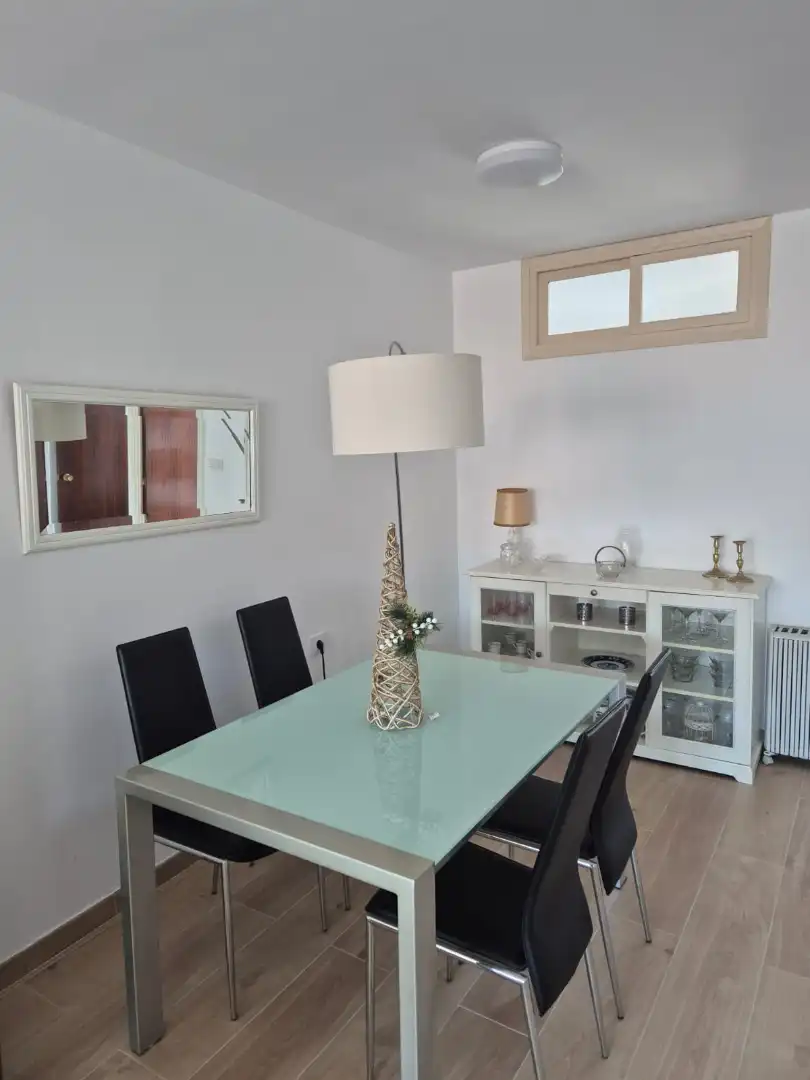 Menjador de Apartament de lloguer en Mugardos amb Moblat, Forn i Rentadora