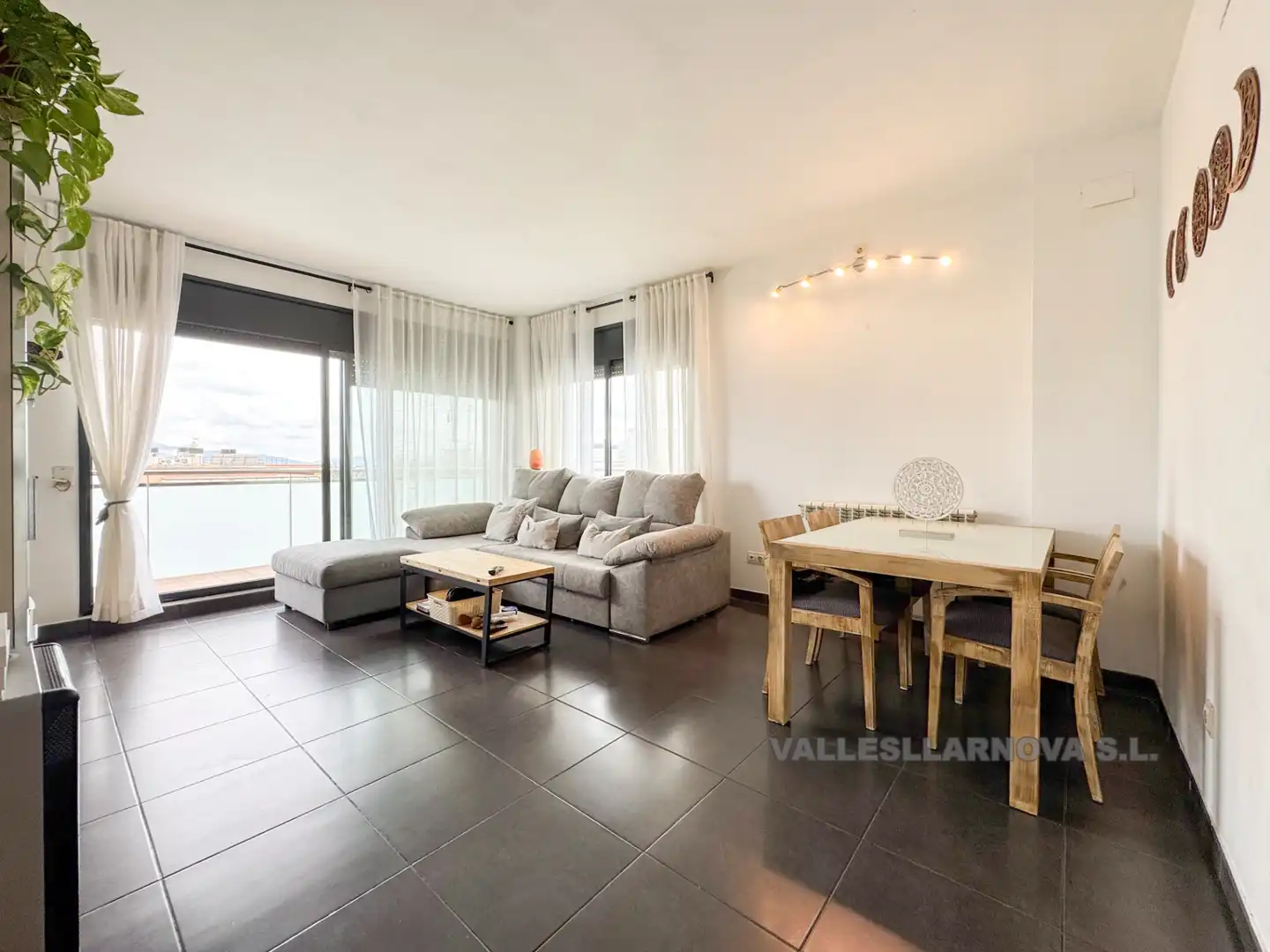 Vista exterior de Piso en venta en Parets del Vallès con Calefacción, Terraza y Trastero