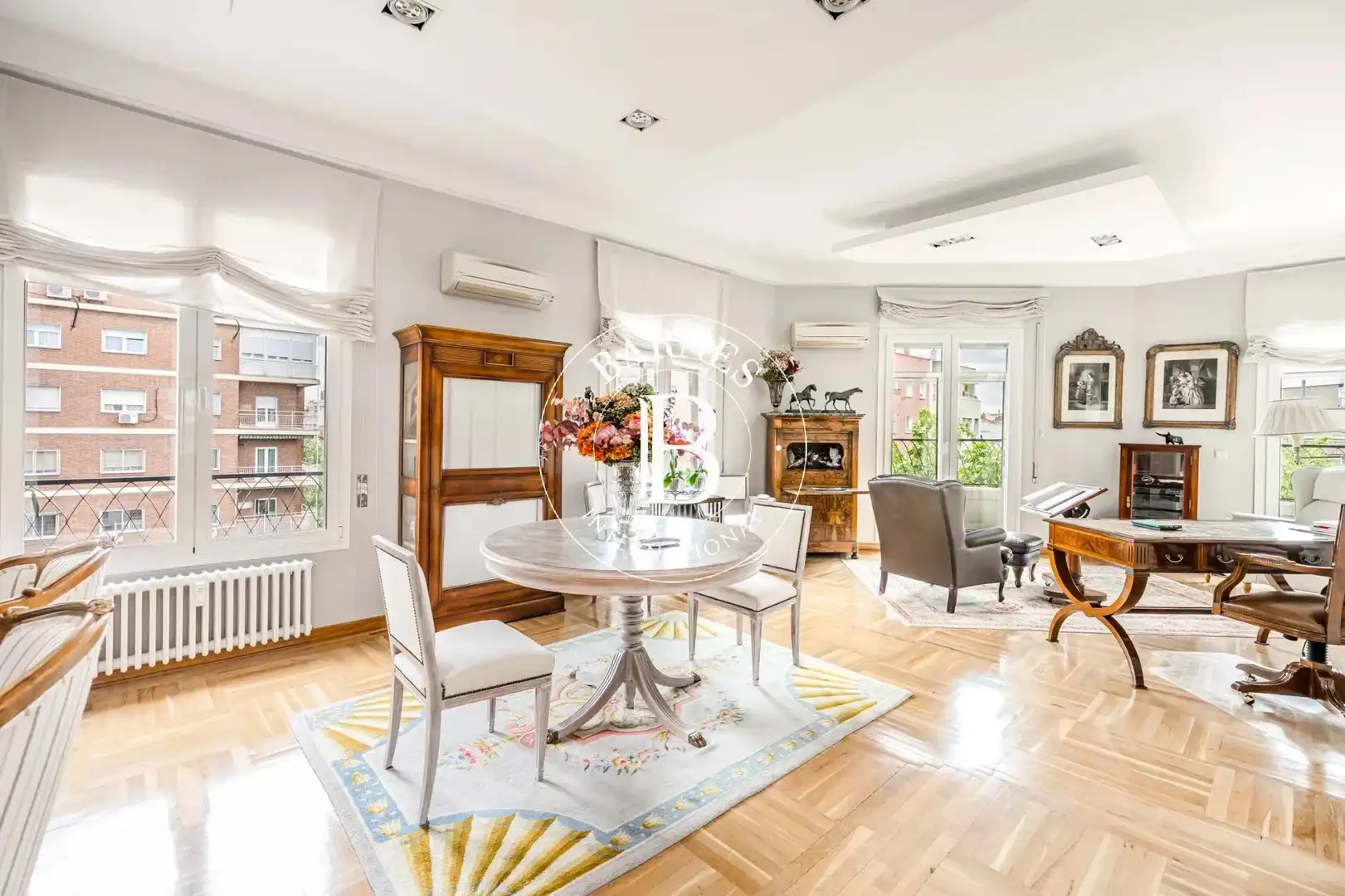 Comedor de Piso en venta en Madrid con Calefacción