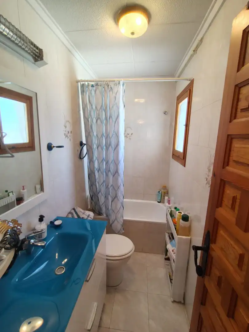 Badezimmer von Haus oder Chalet zum Verkauf in San Fulgencio mit Klimaanlage, Privatgarten und Terrasse