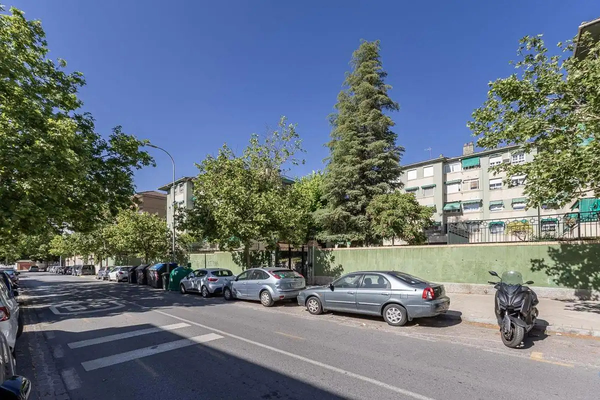 Piso en venta en Camino Bajo de Huétor, 19, Cervantes