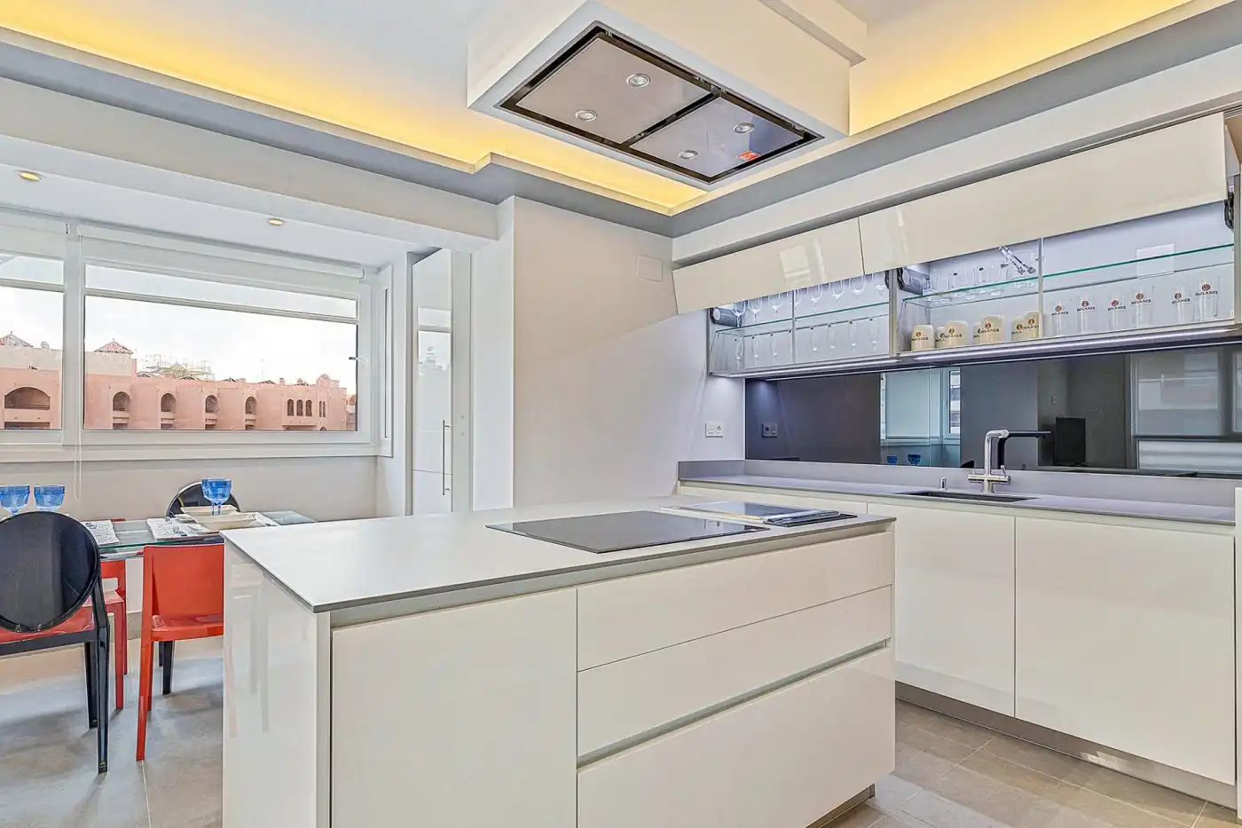 Flat for rent in Avenida DEL MAR, 7, Playa Bajadilla - Puertos