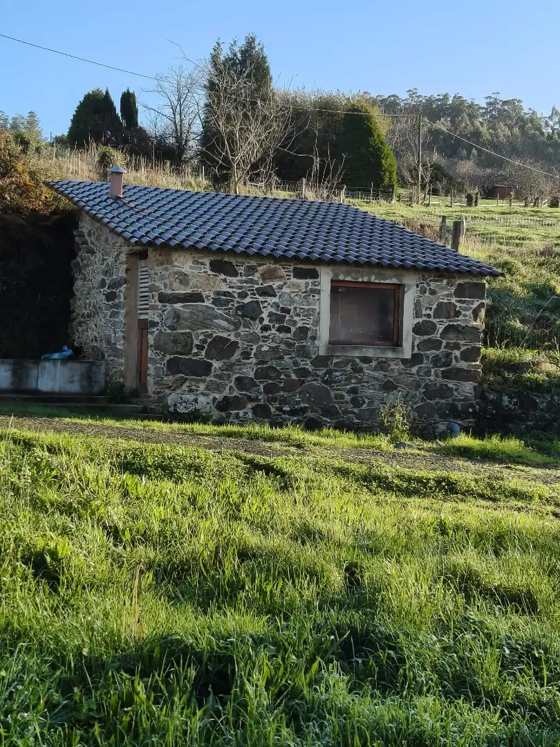 Maison rustique avec jardin à vendre à Calle Regueiro 1