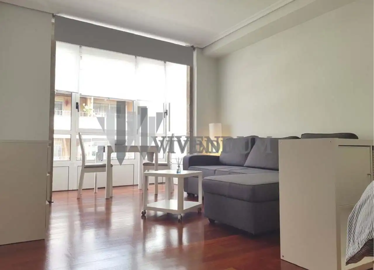 Studio with lift to rent in Centro Urbano