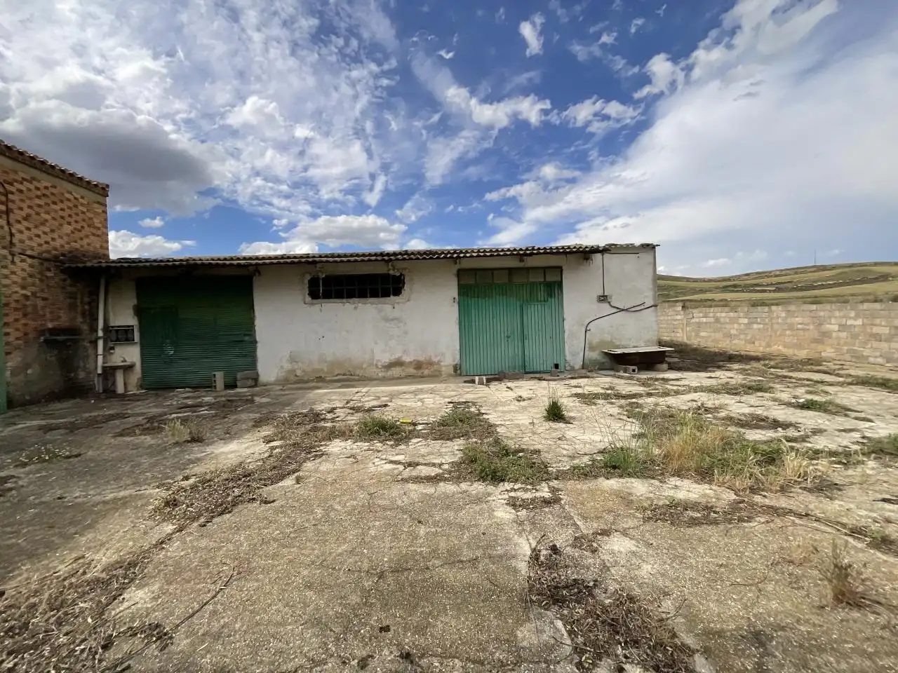 Vista exterior de Nave industrial en venta en Villalobar de Rioja