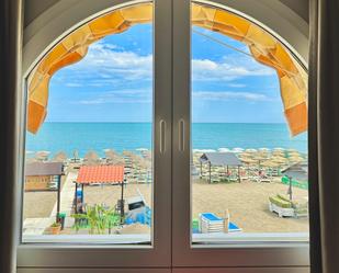 Dormitori de Apartament en venda en Torremolinos amb Aire condicionat i Moblat