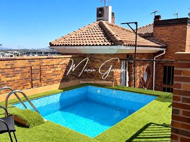 Reihenhaus mit Pool zum Verkauf in Calle Joaquín Rodrigo