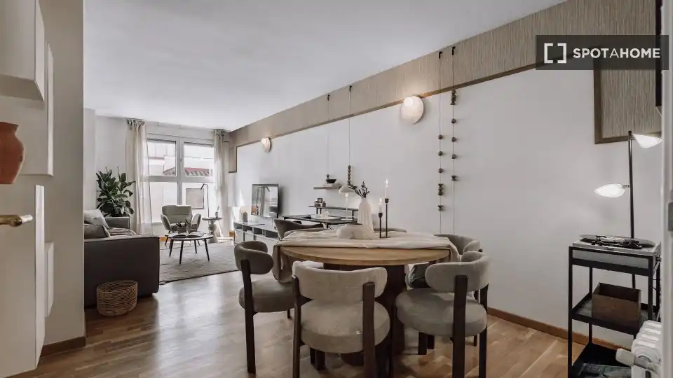 Dining room of Flat for rent in Madrid  with Air Conditioner, Heating and Furnished