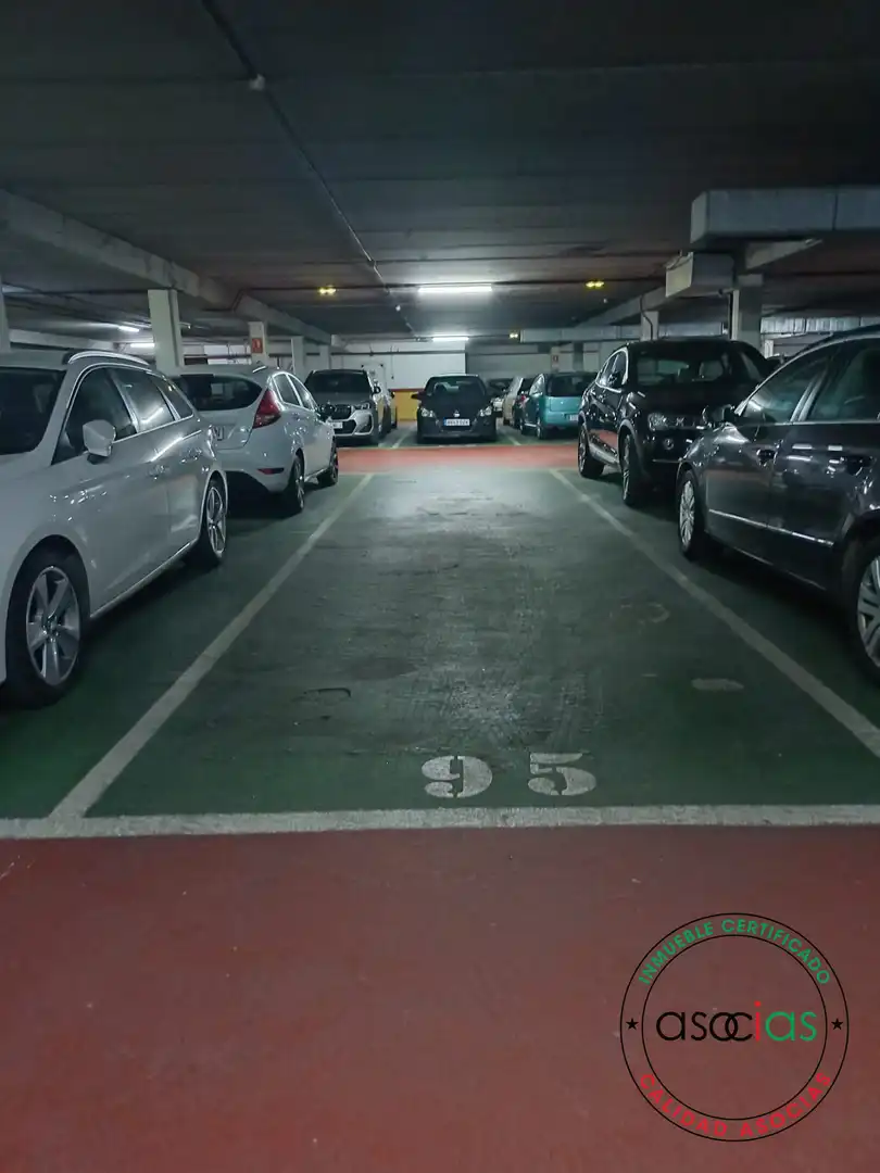 Aparcament de Garatge de lloguer en Oviedo 
