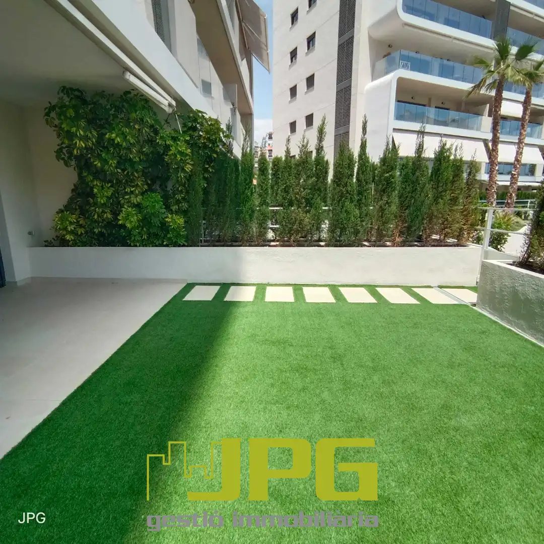 Piso en venta en Calle Violoncellista Vicente Perello, 1, PAU 5
