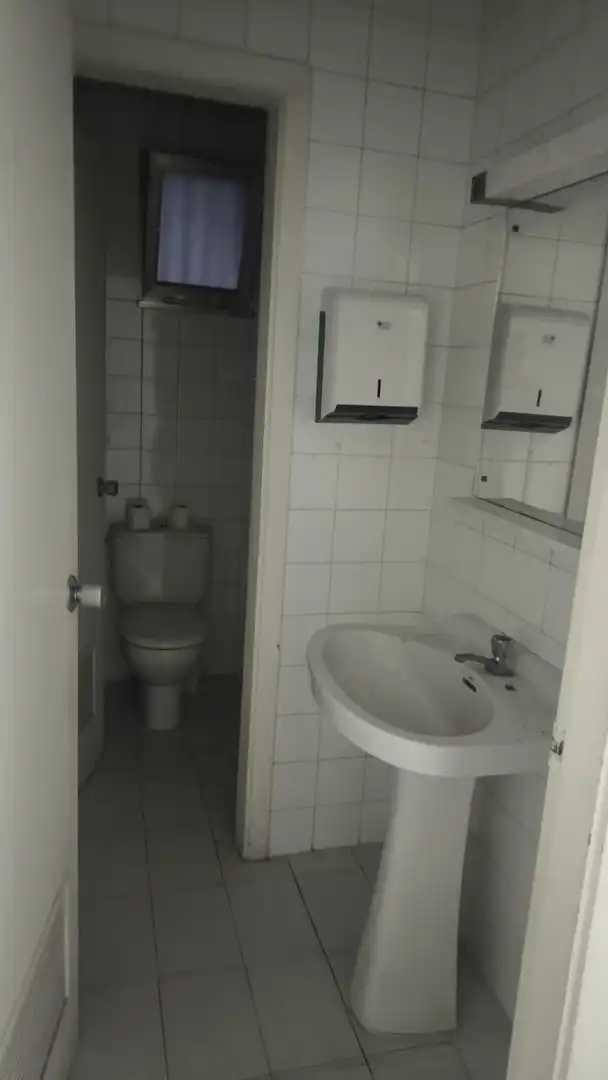 Badezimmer von Geschaftsraum zur Miete in O Carballiño   mit Klimaanlage