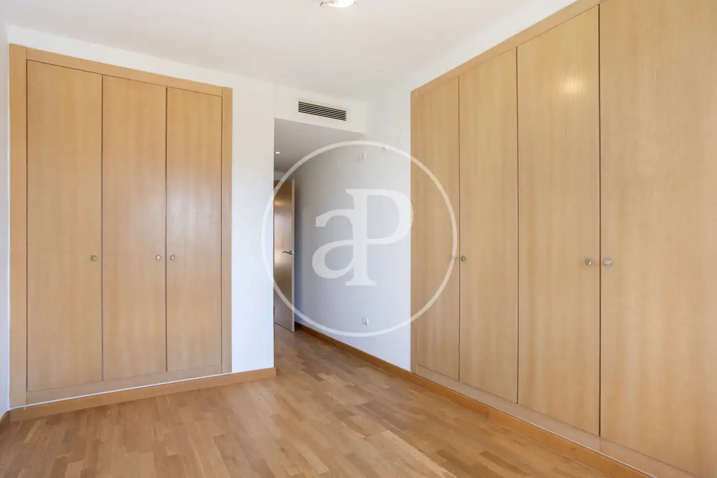 Habitación de Piso en venta en Valencia con Aire acondicionado, Calefacción y Jardín privado
