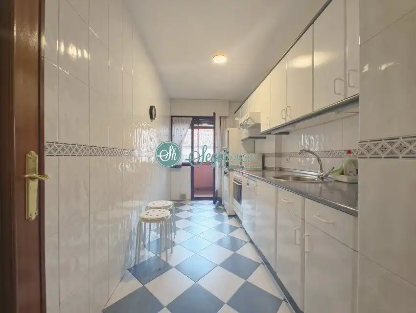 Kitchen of Flat for rent in Segovia  with Heating, Parquet flooring and Terrace
