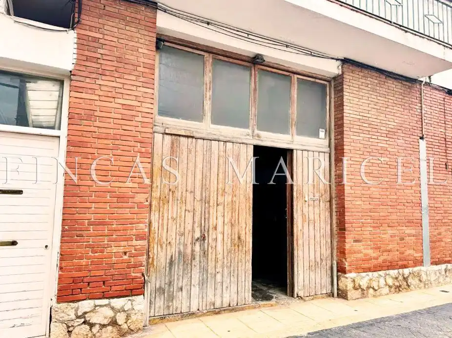 Local de alquiler en Vallpineda - Santa Bàrbara