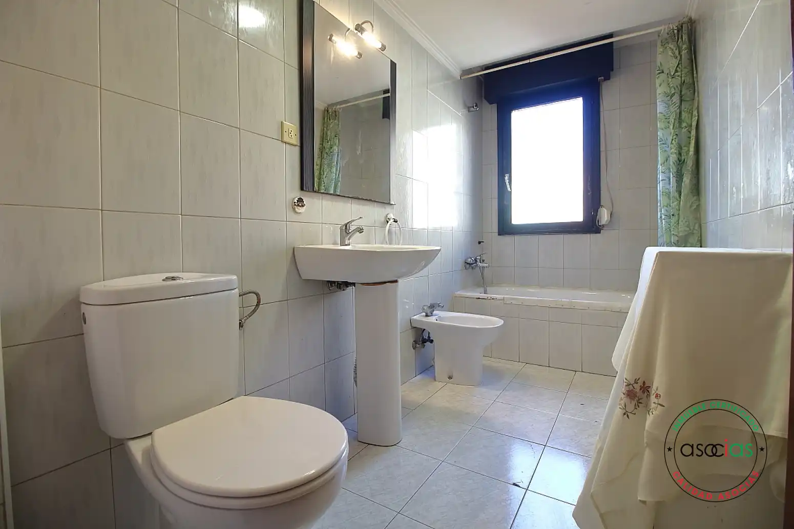 Baño de Piso en venta en Gijón  con Calefacción, Parquet y Terraza
