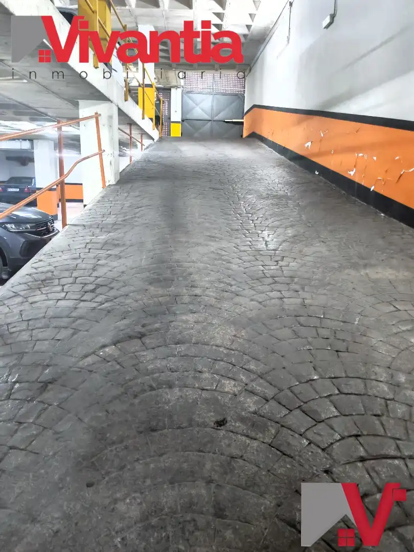 Individuel avec ascenseur à vendre à Calle Rubira, imagen 4