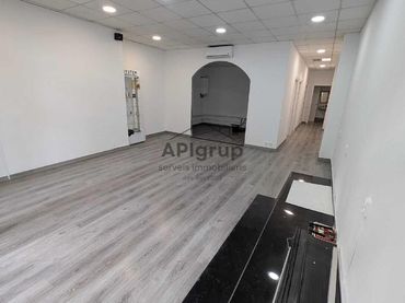 Locale commerciale in vendita a Centre - Sant Oleguer