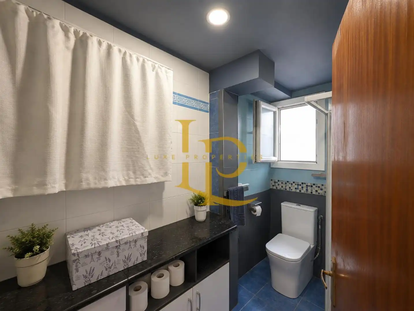 Baño de Piso en venta en San Lorenzo de El Escorial con Calefacción, Jardín privado y Horno