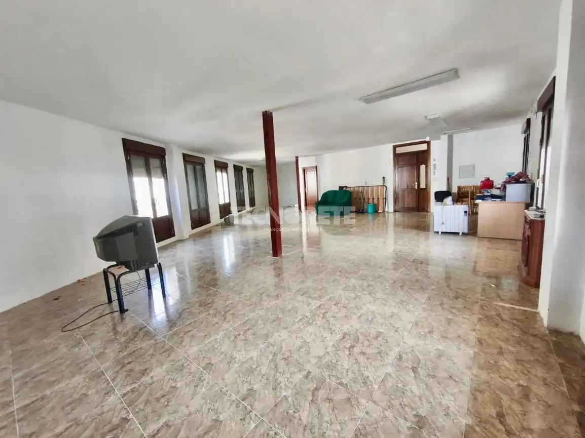 Edificio en venta en Villaluenga de la Sagra