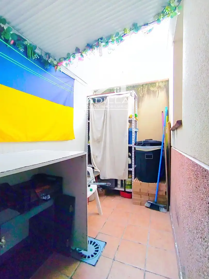 Piso en venta en Camarena con Calefacción