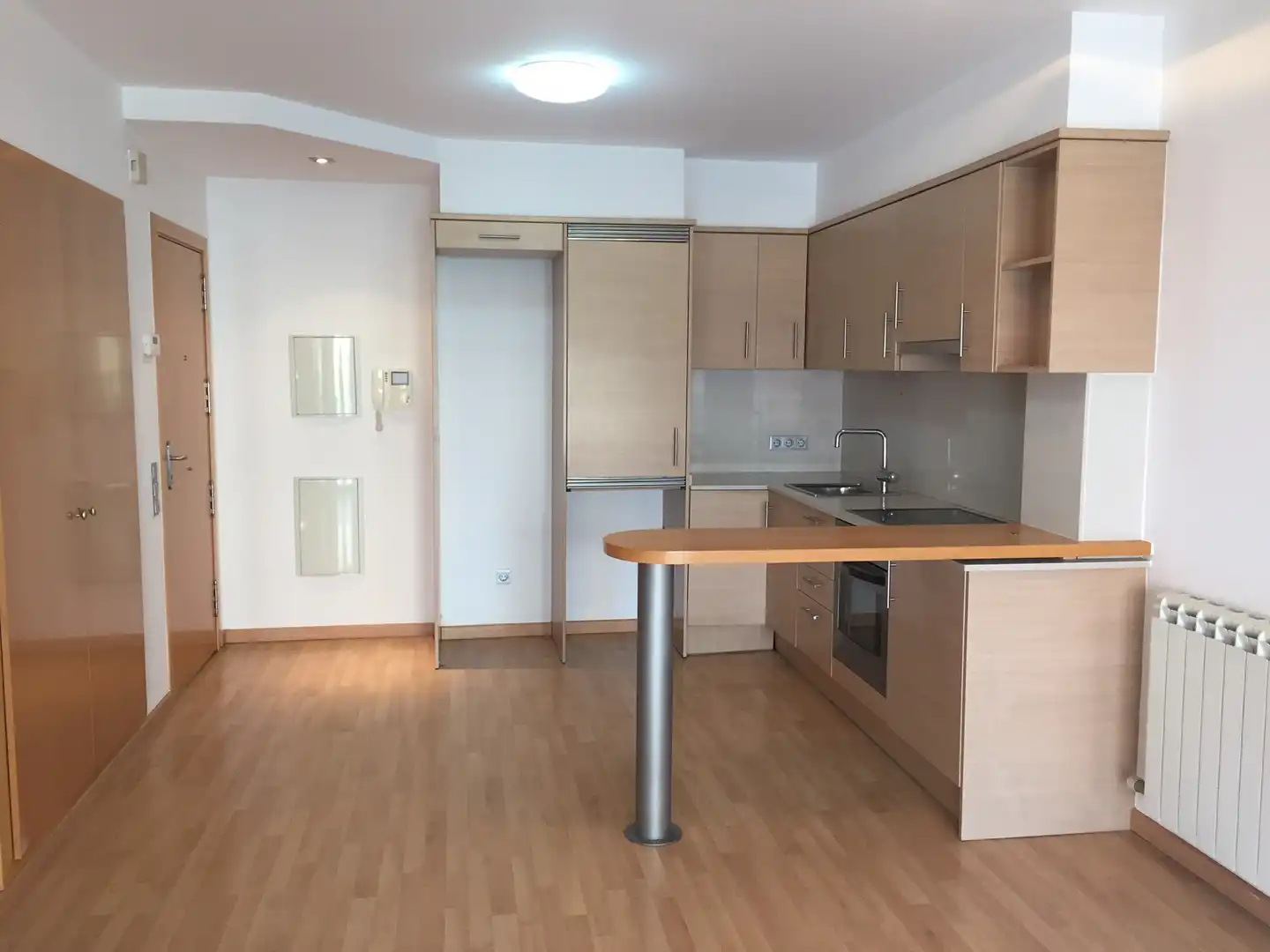 Cuina de Pis en venda en Vic amb Calefacció, Parquet i Forn