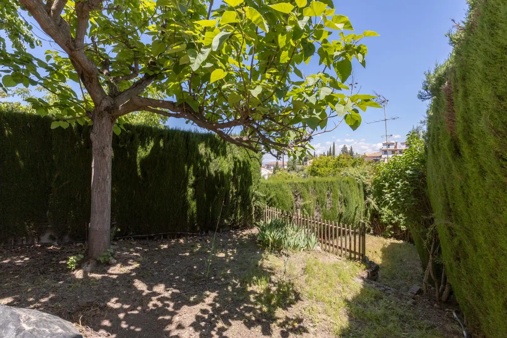 Jardí de Casa o xalet en venda en La Zubia amb Aire condicionat, Calefacció i Piscina comunitària