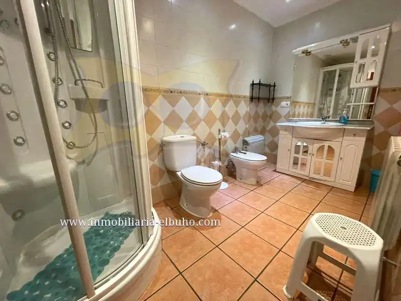 Badezimmer von Gebäude zum Verkauf in Candelario