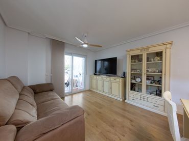 Flat with pool for sale in Playa de San Juan - El Cabo de las Huertas