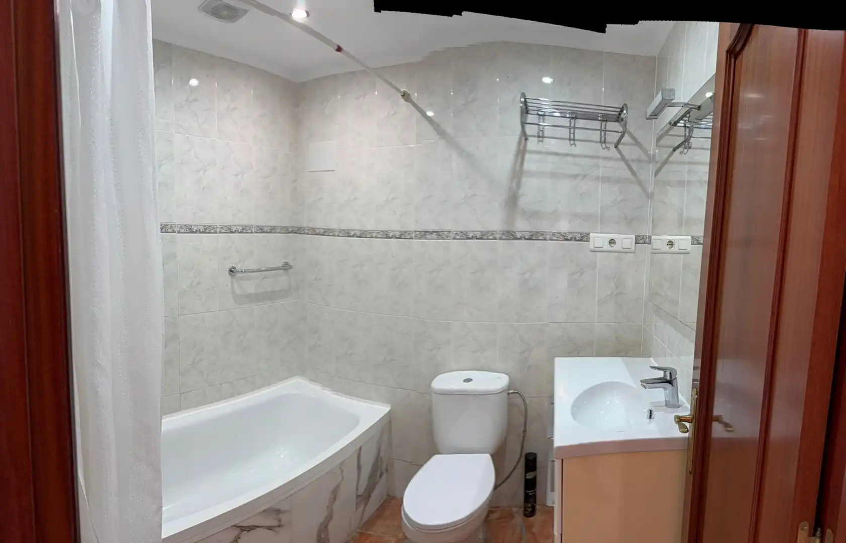 Bany de Apartament en venda en Torremolinos amb Aire condicionat, Terrassa i Traster
