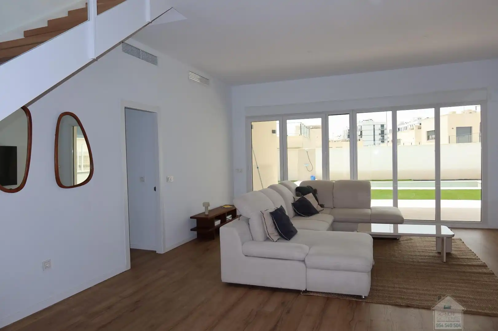 Living room of Houses for rent in Dos Hermanas  with Air Conditioner, Terrace and Storage room