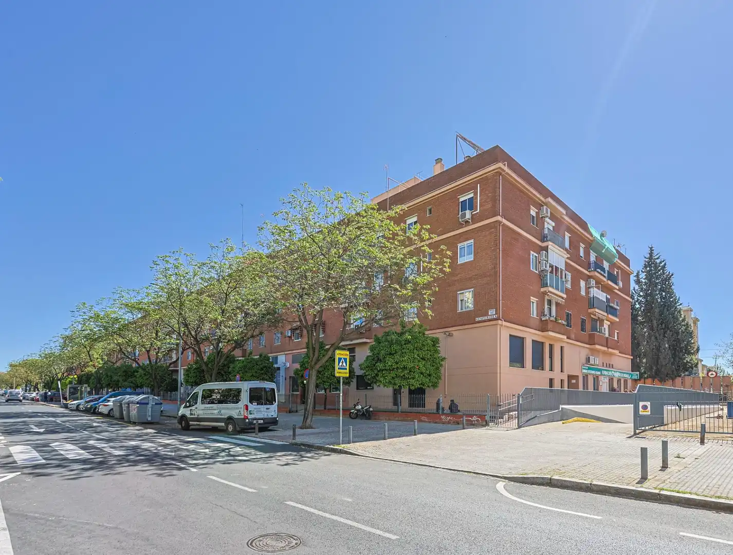 Exterior view of Flat for sale in Sevilla  with Air Conditioner and Furnished