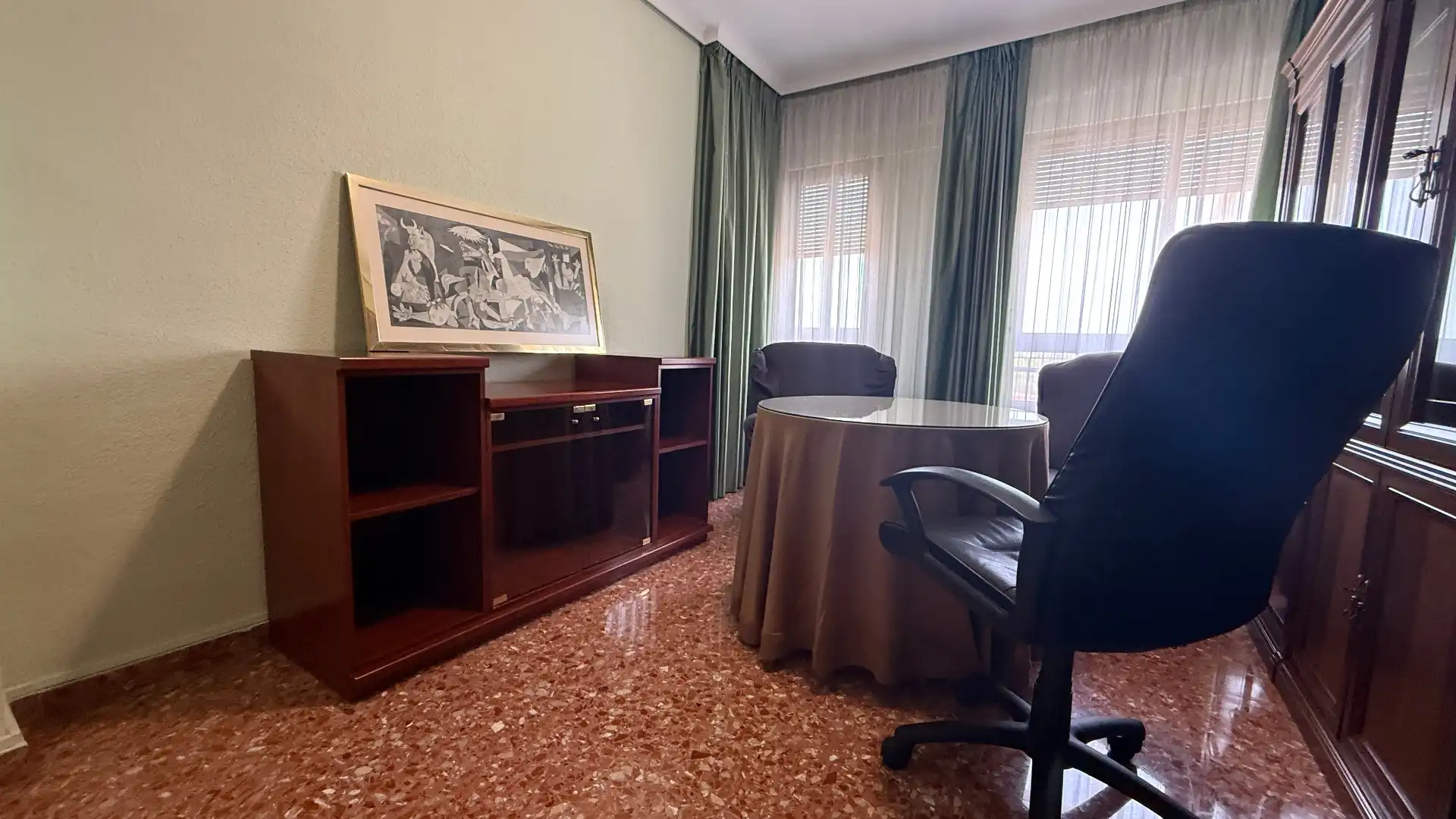 Piso de alquiler en Albacete con Calefacción, Terraza y Amueblado