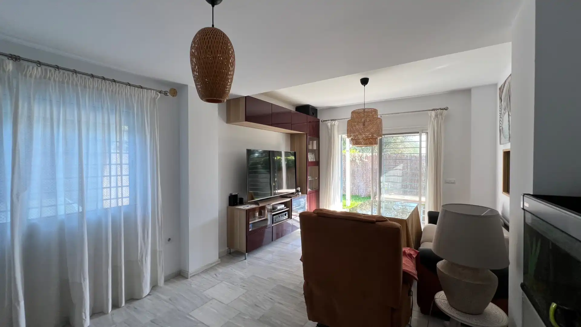 Sala d'estar de Casa o xalet en venda en Espartinas amb Aire condicionat, Calefacció i Jardí privat