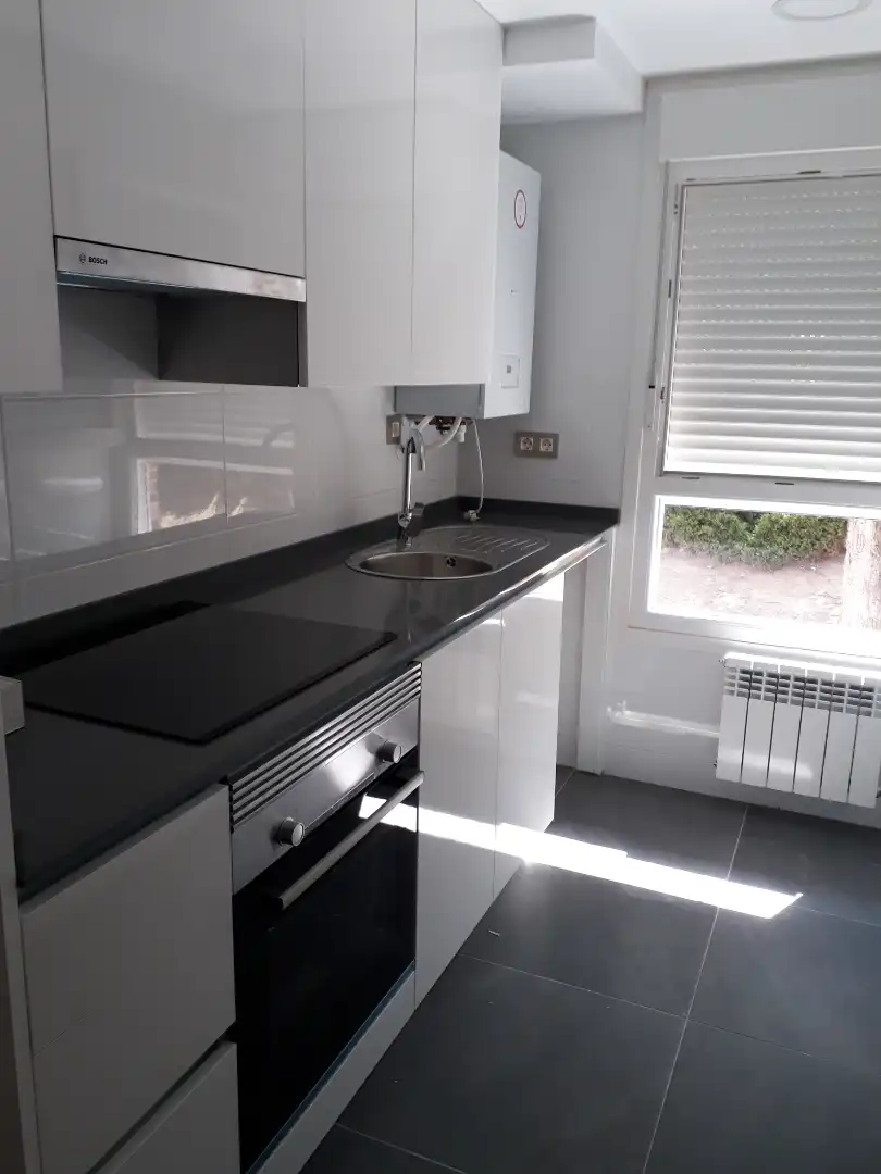 Cuina de Pis de lloguer en Pozuelo de Alarcón amb Aire condicionat, Calefacció i Forn