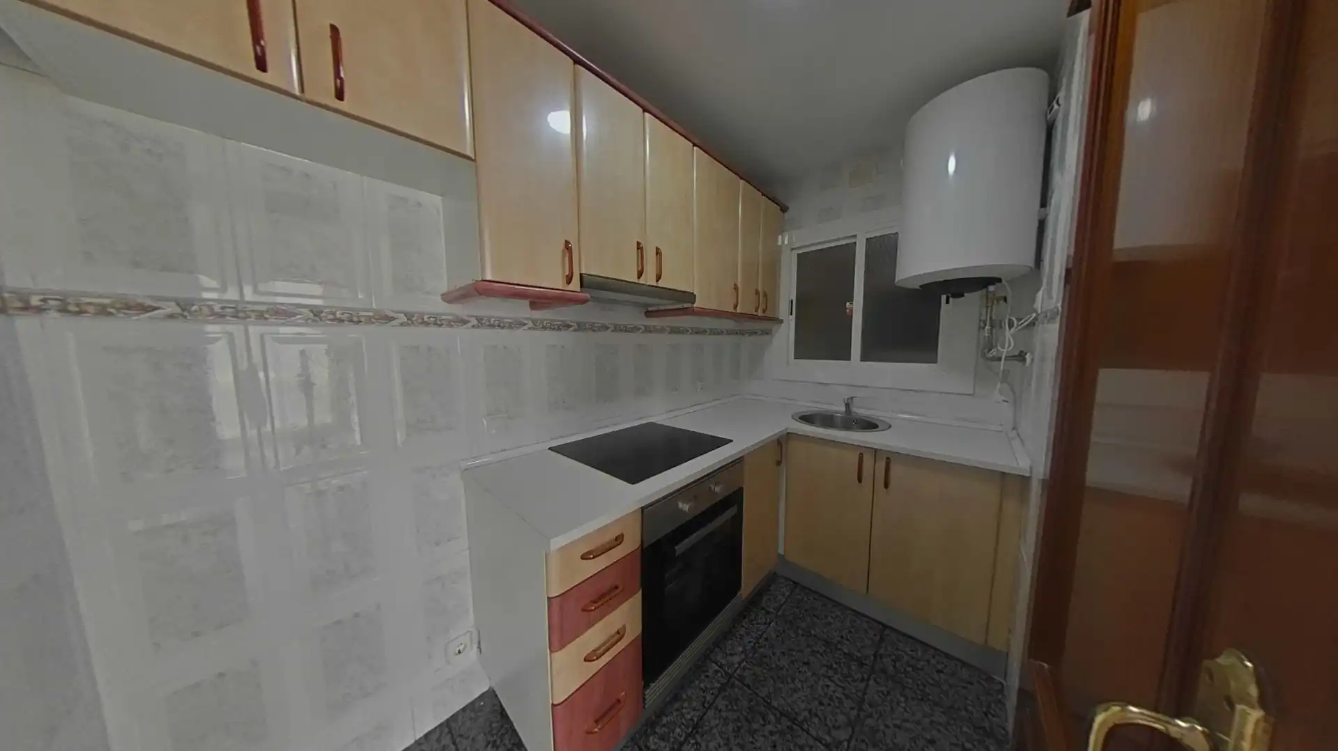 Küche von Wohnung zum Verkauf in L'Hospitalet de Llobregat mit Heizung