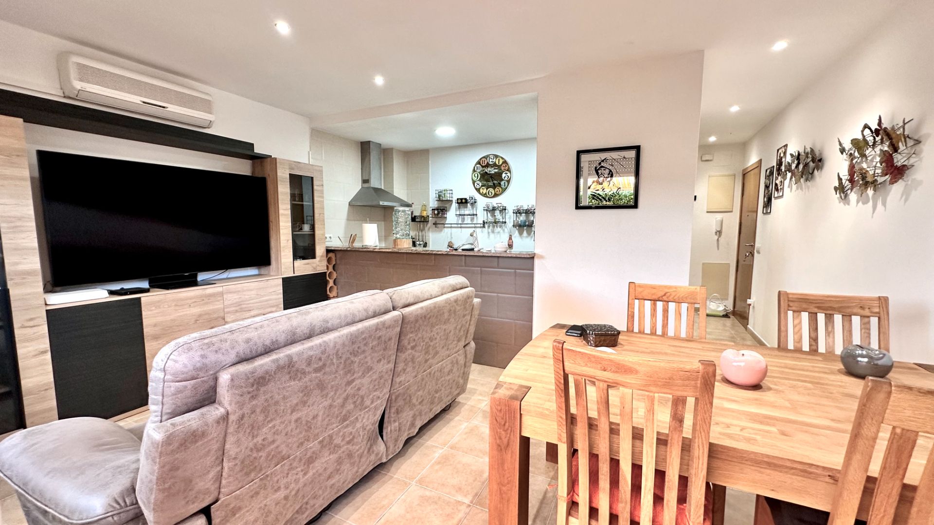 Sala d'estar de Apartament en venda en Sant Pere Pescador amb Aire condicionat, Calefacció i Terrassa