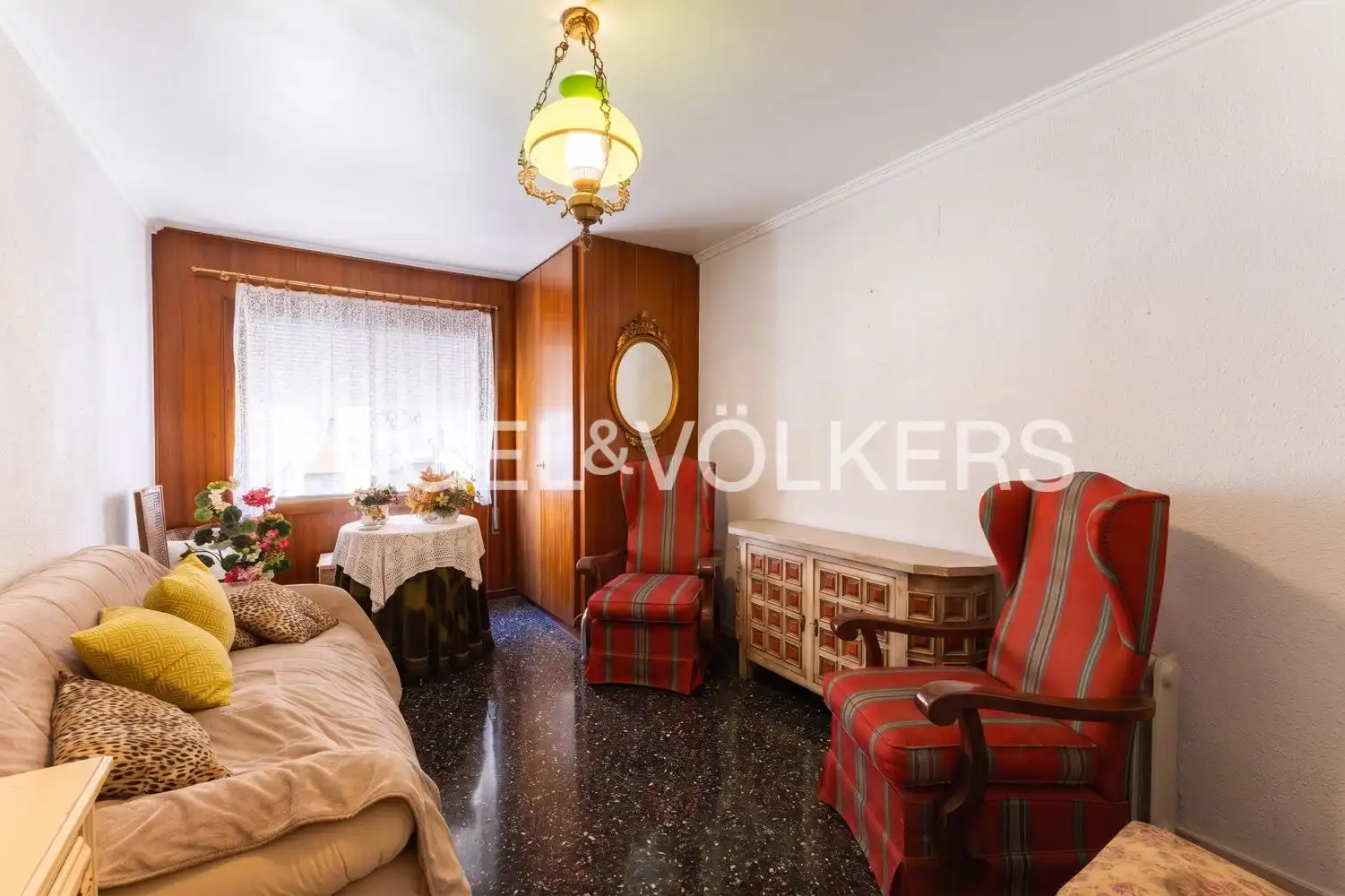 Living room of Flat for sale in Valencia  with Air Conditioner, Heating and Balcony