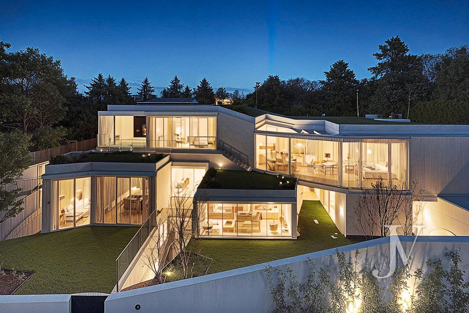 Vista exterior de Casa o xalet en venda en  Madrid Capital amb Aire condicionat, Calefacció i Jardí privat