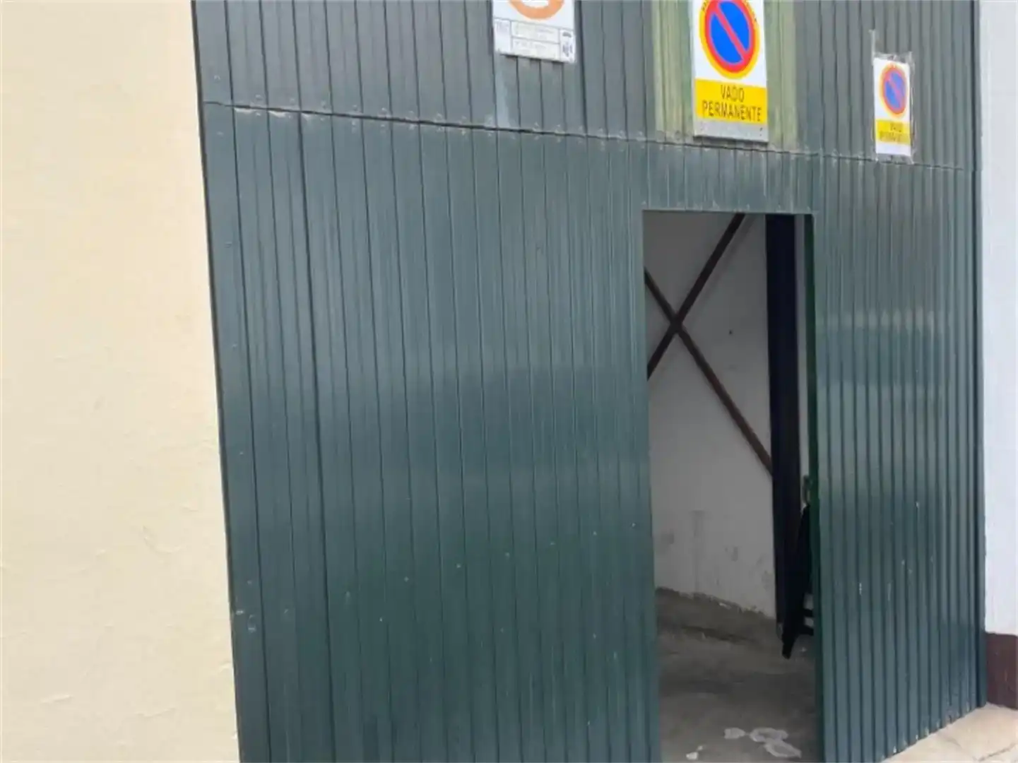 Exterior view of Commercial properties for rent in Antequera  with Air Conditioner