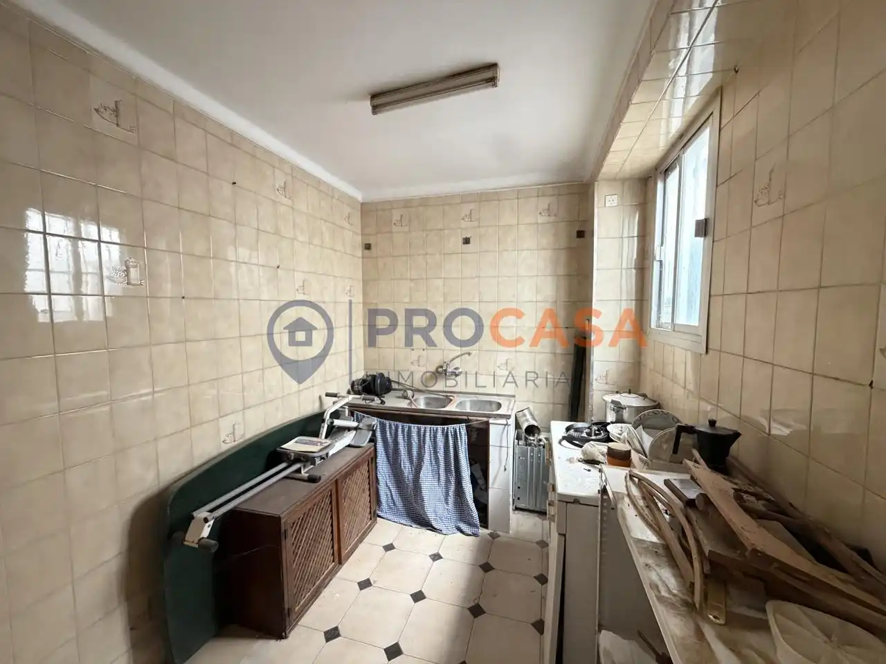 Kitchen of Houses for sale in El Coronil