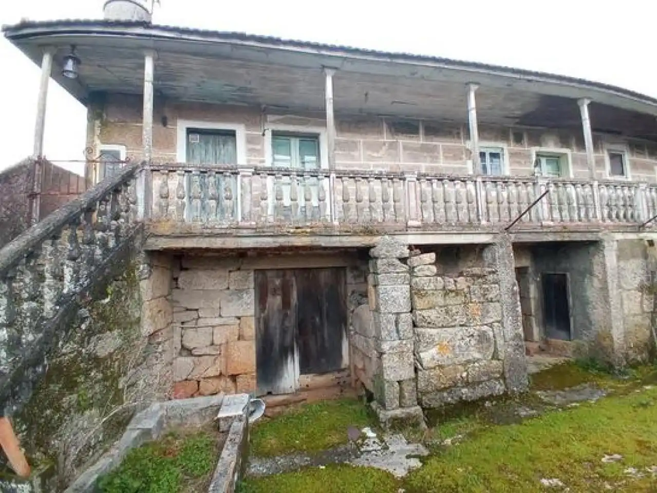 Houses for sale in Amoeiro