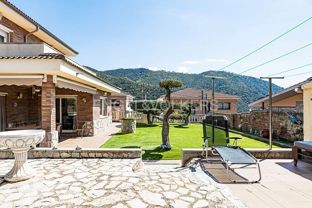 Exterior view of House or chalet for sale in La Torre de Claramunt  with Heating