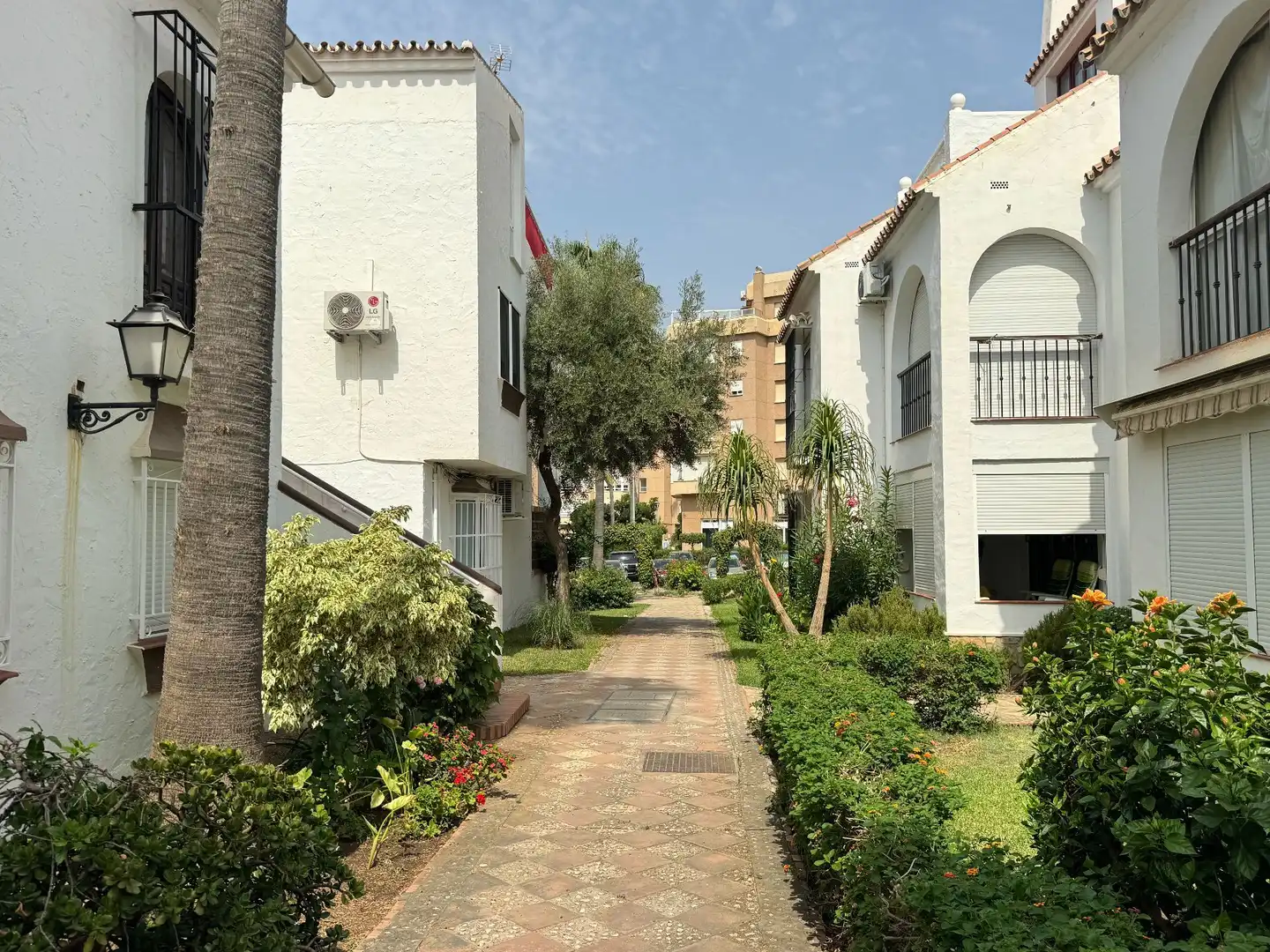 Vista exterior de Apartament en venda en Torrox amb Terrassa, Moblat i Piscina comunitària