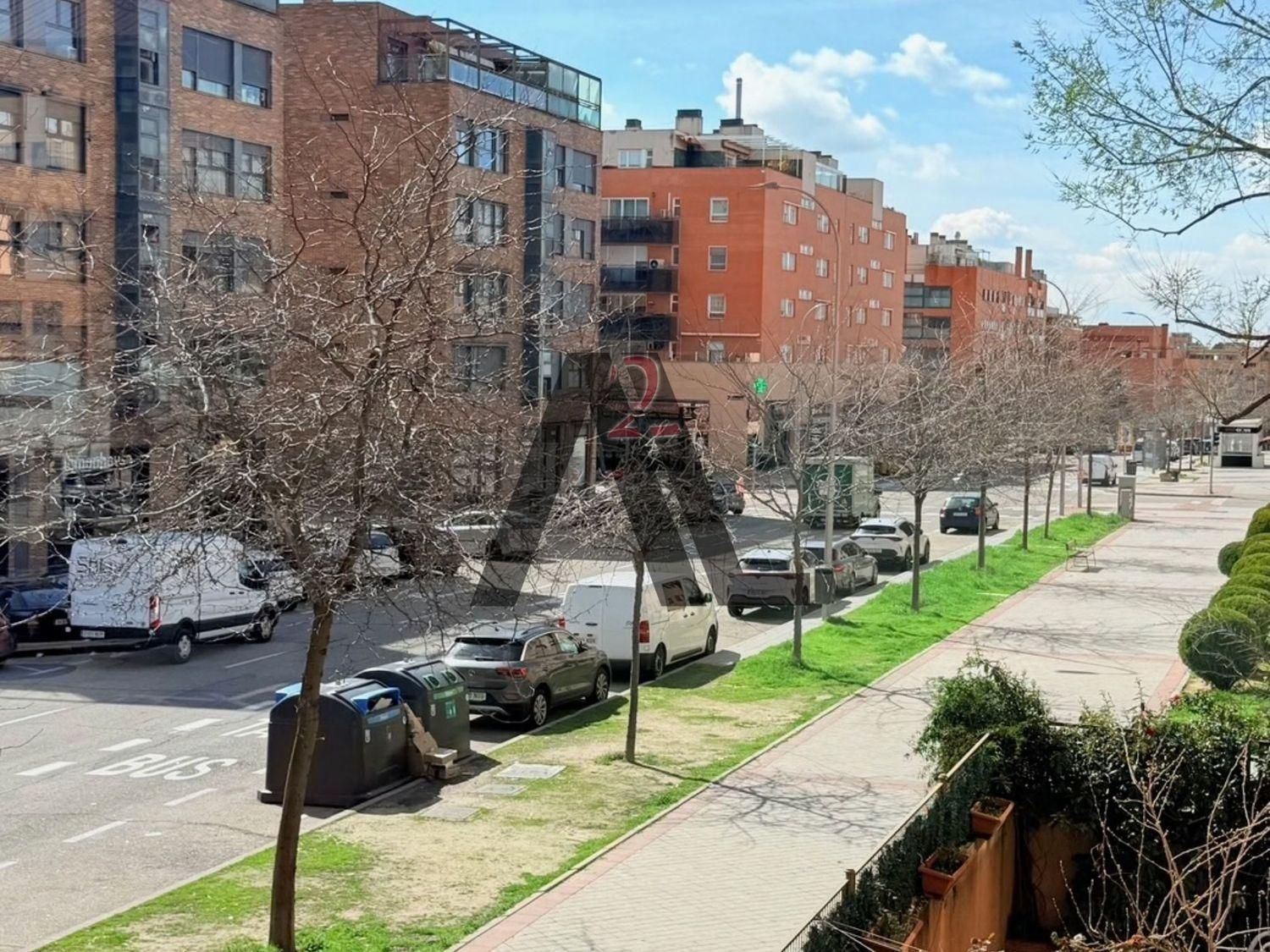Exterior view of Flat for sale in  Madrid Capital  with Heating and Community pool