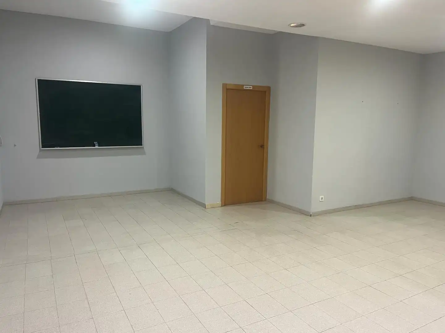 Gewerbefläche zum Verkauf in Carrer de Santa Cruz de Teijeiro, imagen 2