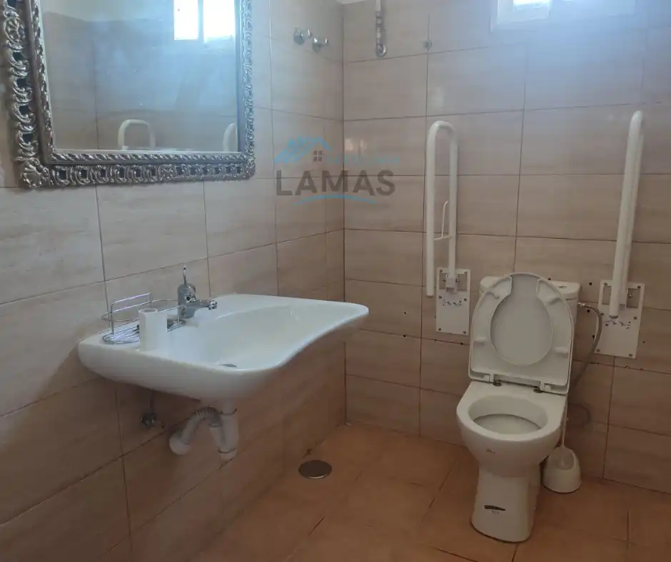 Bathroom of Commercial properties for sale in Valdelacasa de Tajo  with Heating and Furnished