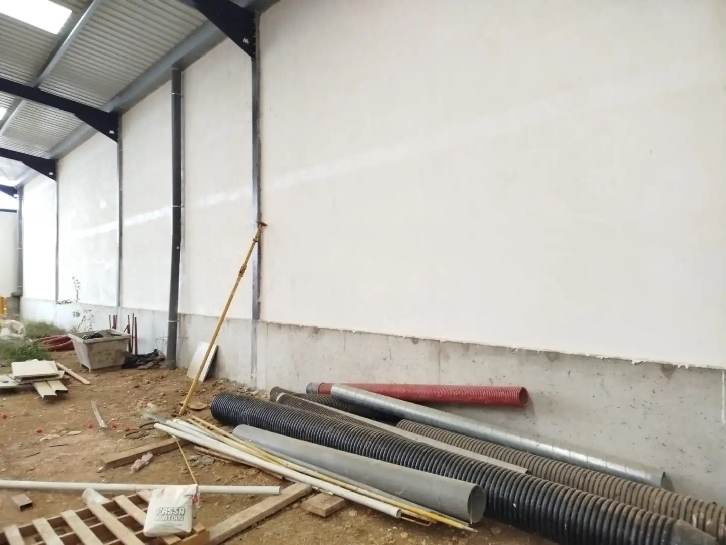 Fabrikhallen zum Verkauf in Avenida General Coll, 13, Alcampell
