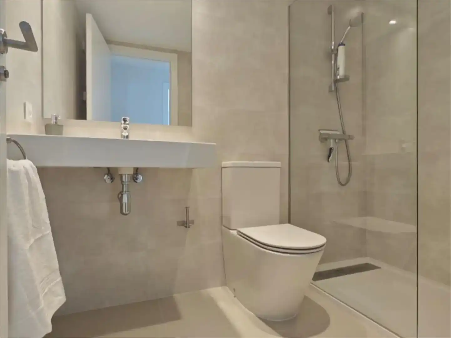 Bathroom of Flat for rent in Rincón de la Victoria  with Air Conditioner, Swimming Pool and Furnished