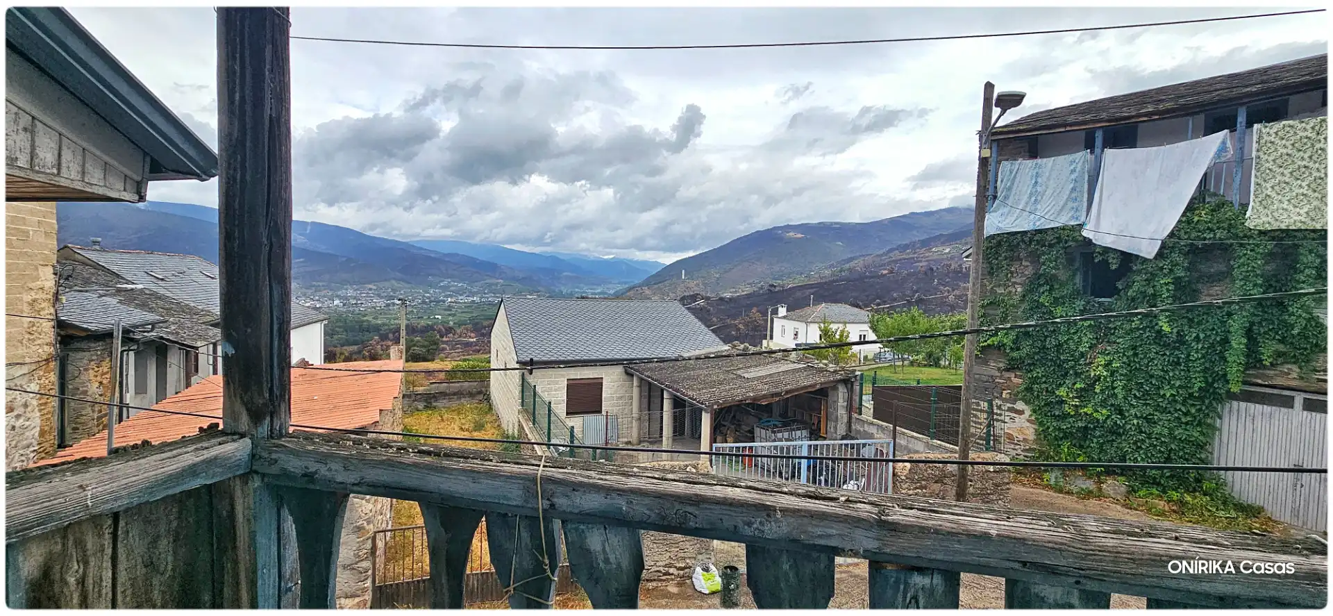 Exterior view of Country homes for sale in Petín  with Balcony