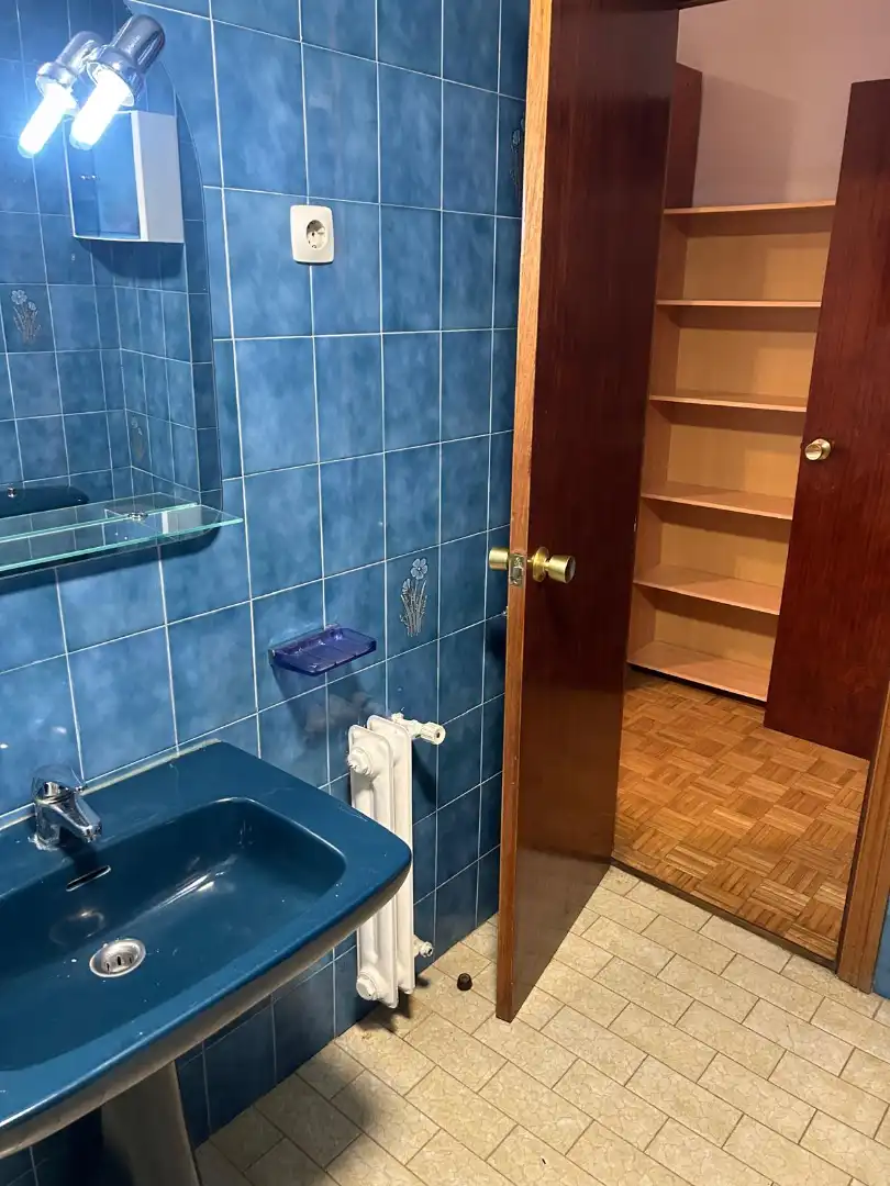 Baño de Piso en venta en Arévalo con Calefacción, Terraza y Amueblado